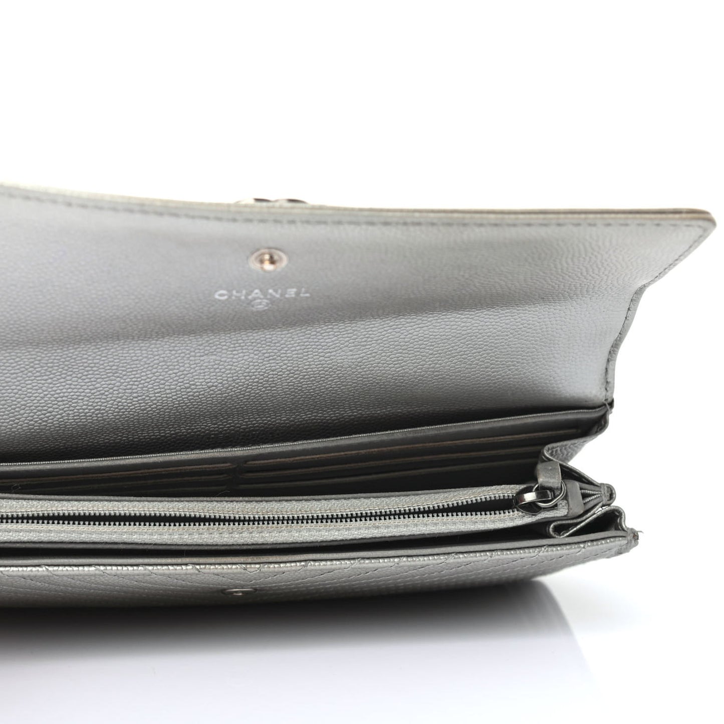 Metallic Caviar Chevron Quilted Large Boy Gusset Flap Wallet Silver
