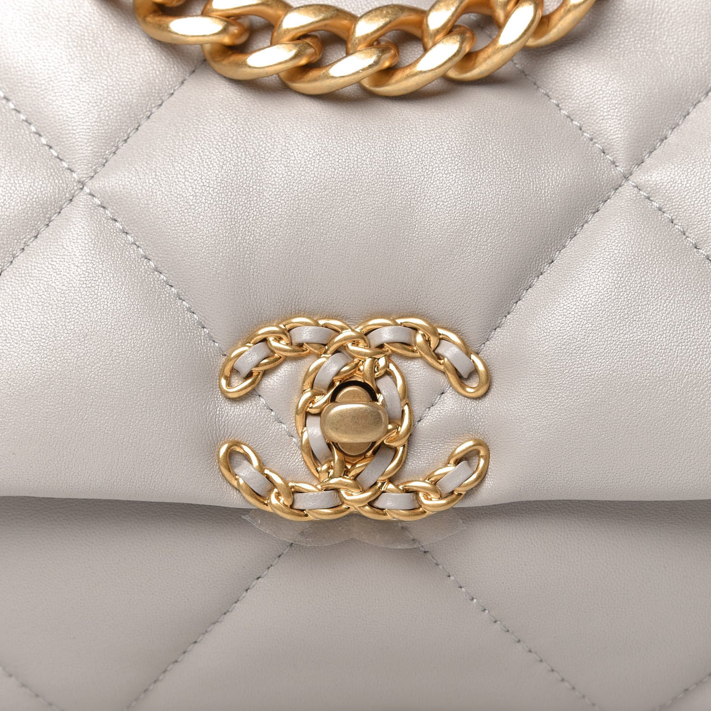 Lambskin Quilted Medium Chanel 19 Flap Grey