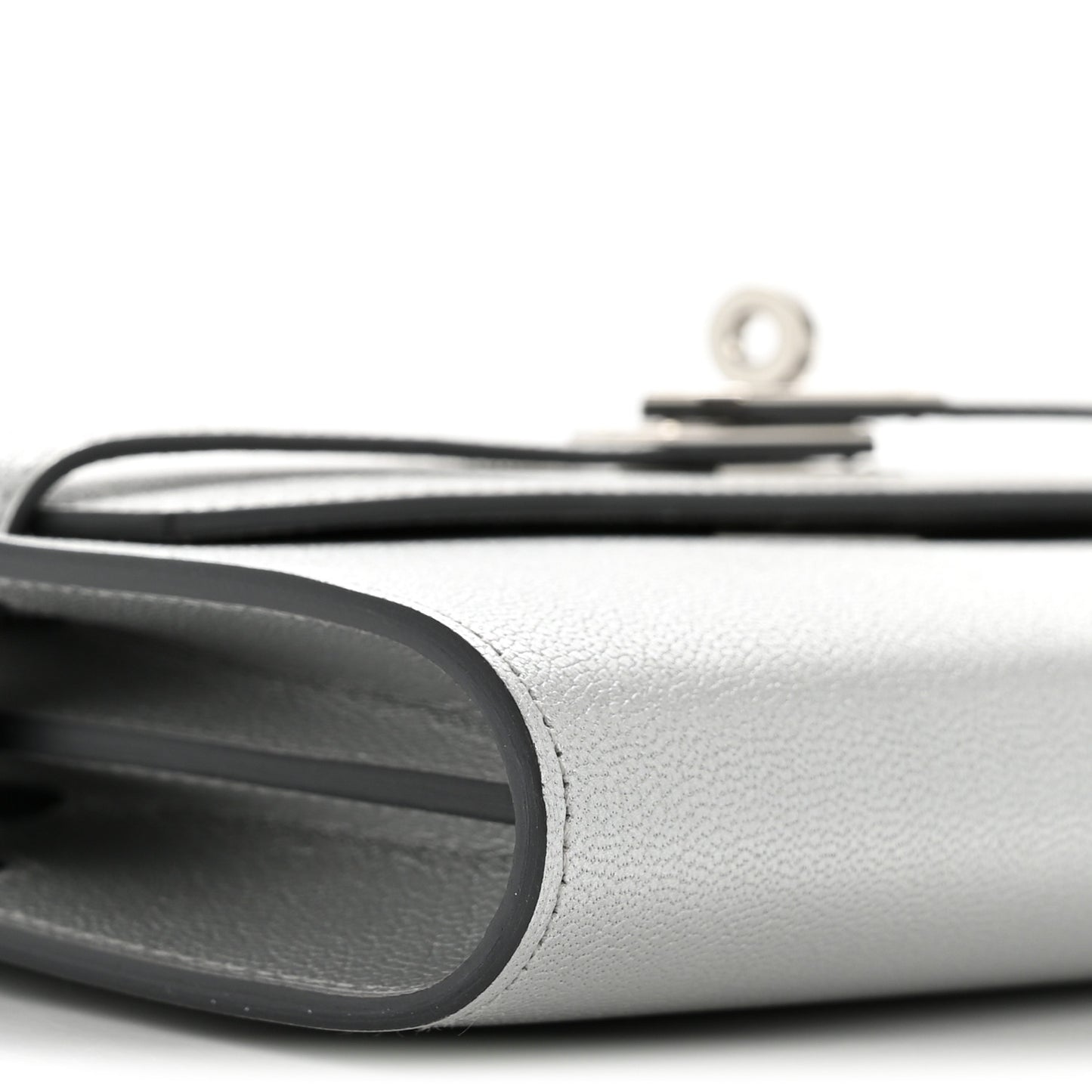 Metallic Chevre Chamkilight Kelly Wallet To Go Argent