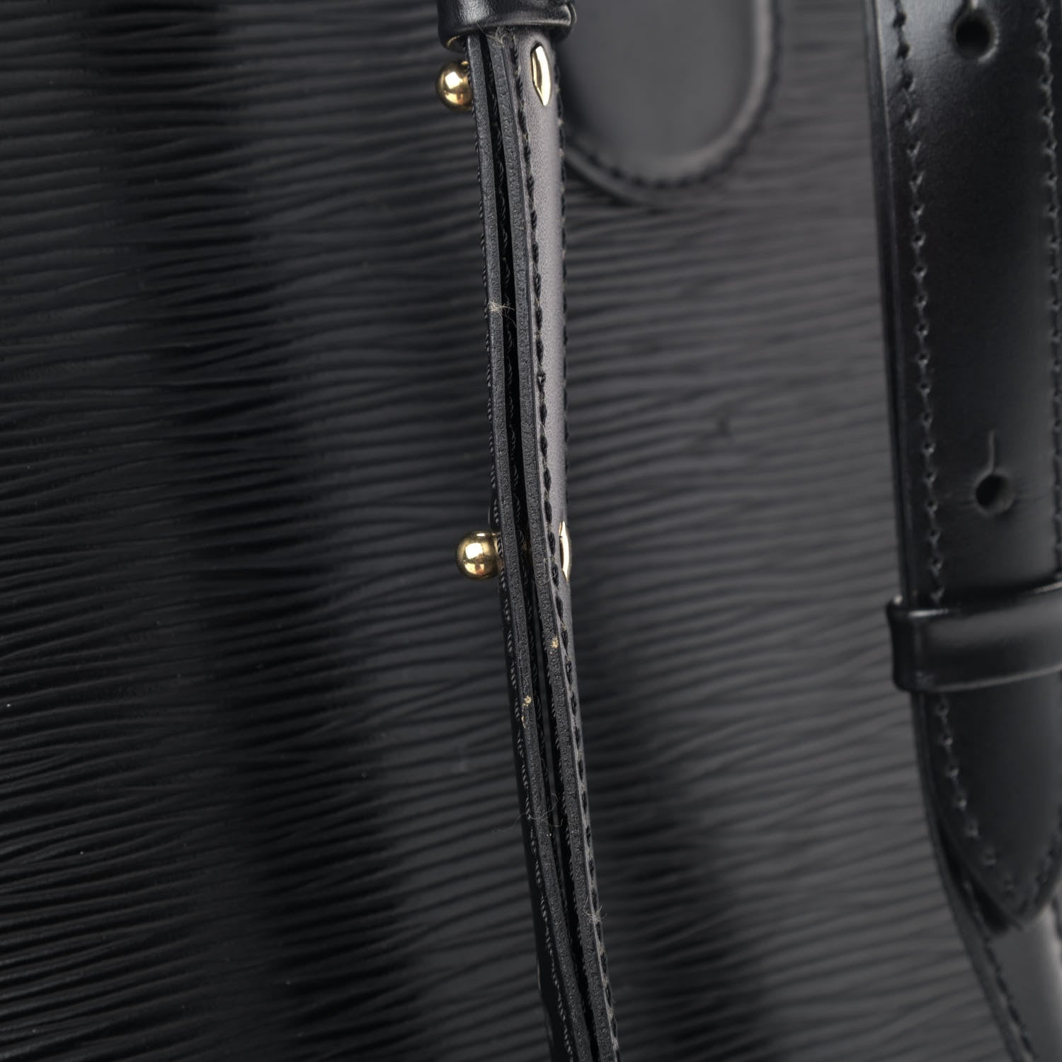 Louis Vuitton Epi Cluny Black 9 of 10