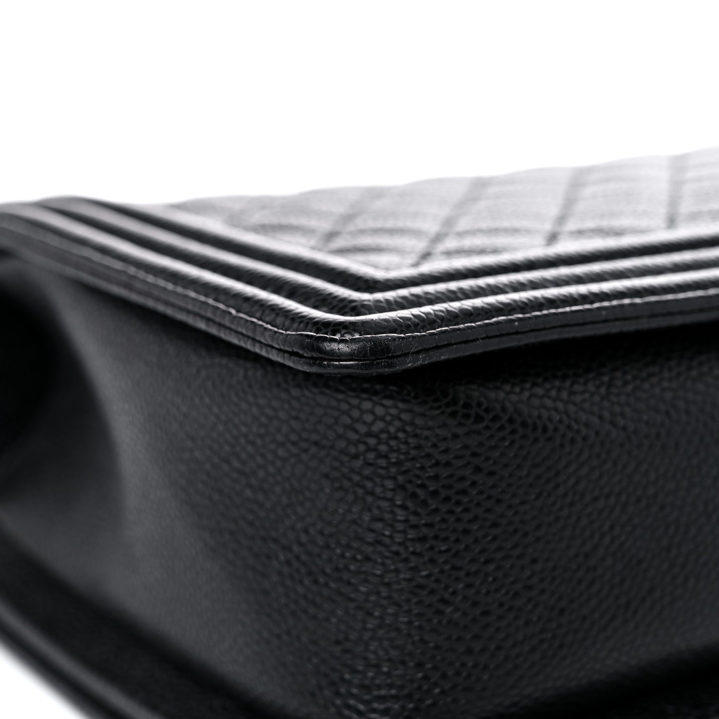 Caviar Quilted New Medium Boy Flap Black