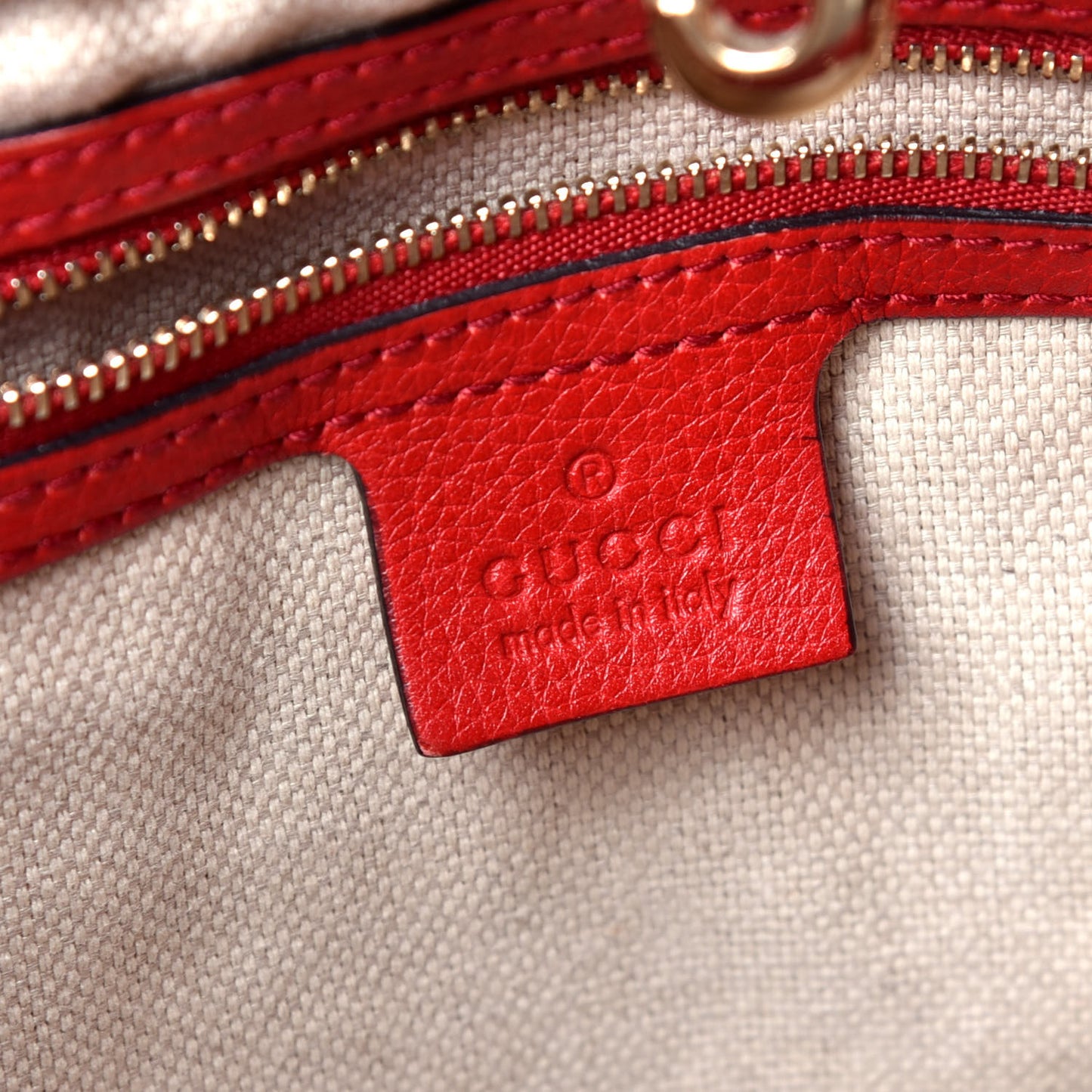 Pebbled Calfskin Medium Soho Chain Shoulder Bag Tabasco Red