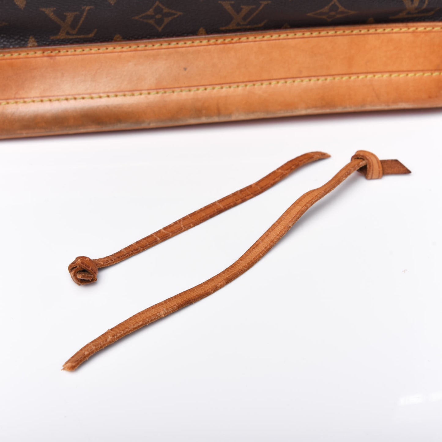 Monogram Noe
