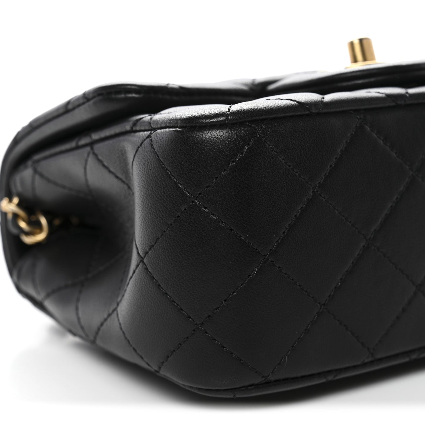 Lambskin Quilted Mini Pearl Crush Flap Black