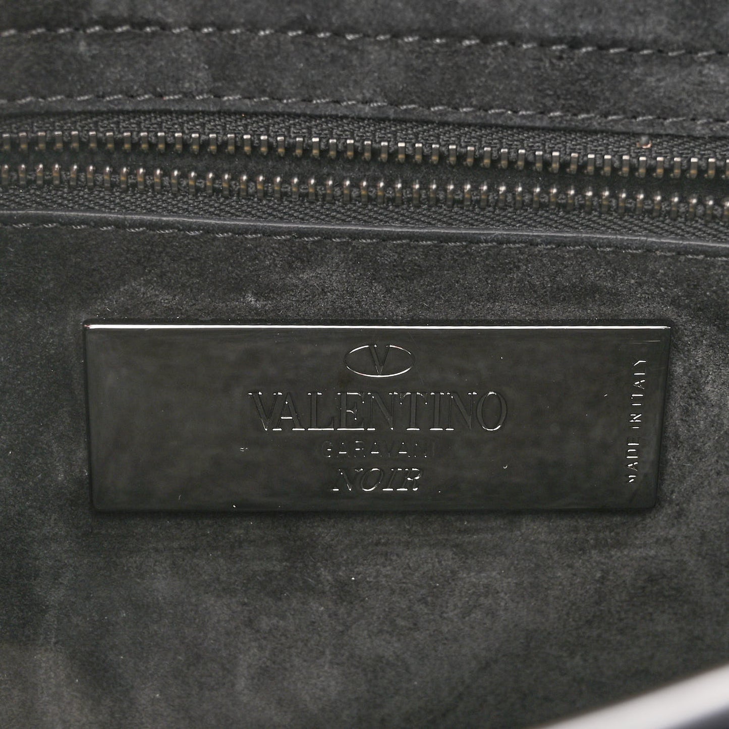 Pebbled Calfskin Onyx Medium Rockstud Rolling Flap Saddle Bag Black