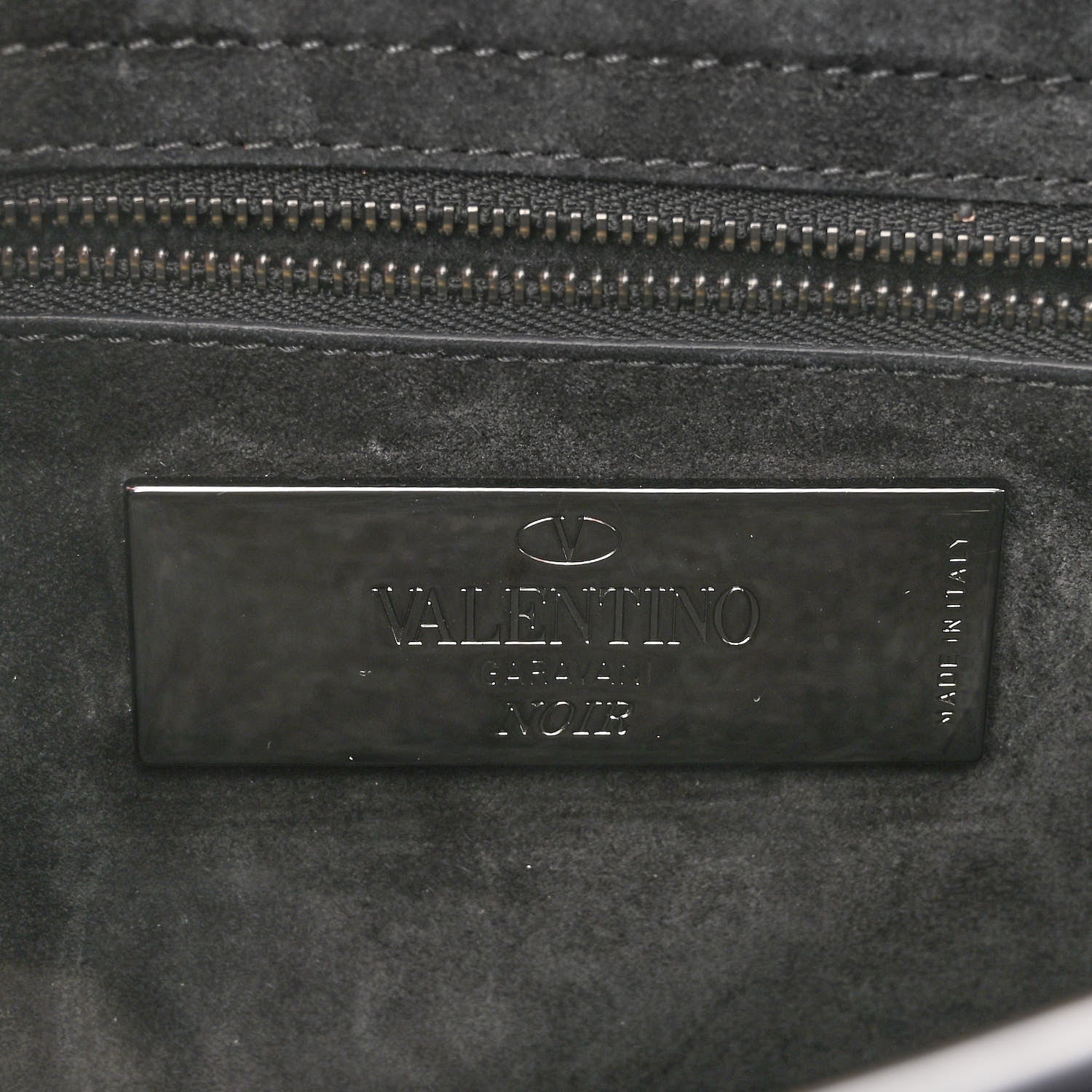 Valentino Garavani Pebbled Calfskin Onyx Medium Rockstud Rolling Flap Saddle Bag Black 6 of 10