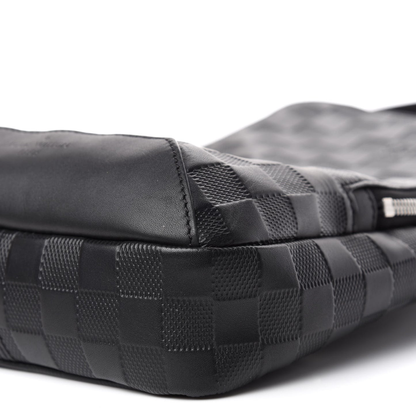 Damier Infini Avenue Sling Bag Onyx