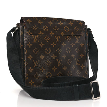 Louis Vuitton Monogram Macassar District PM 3 of 10