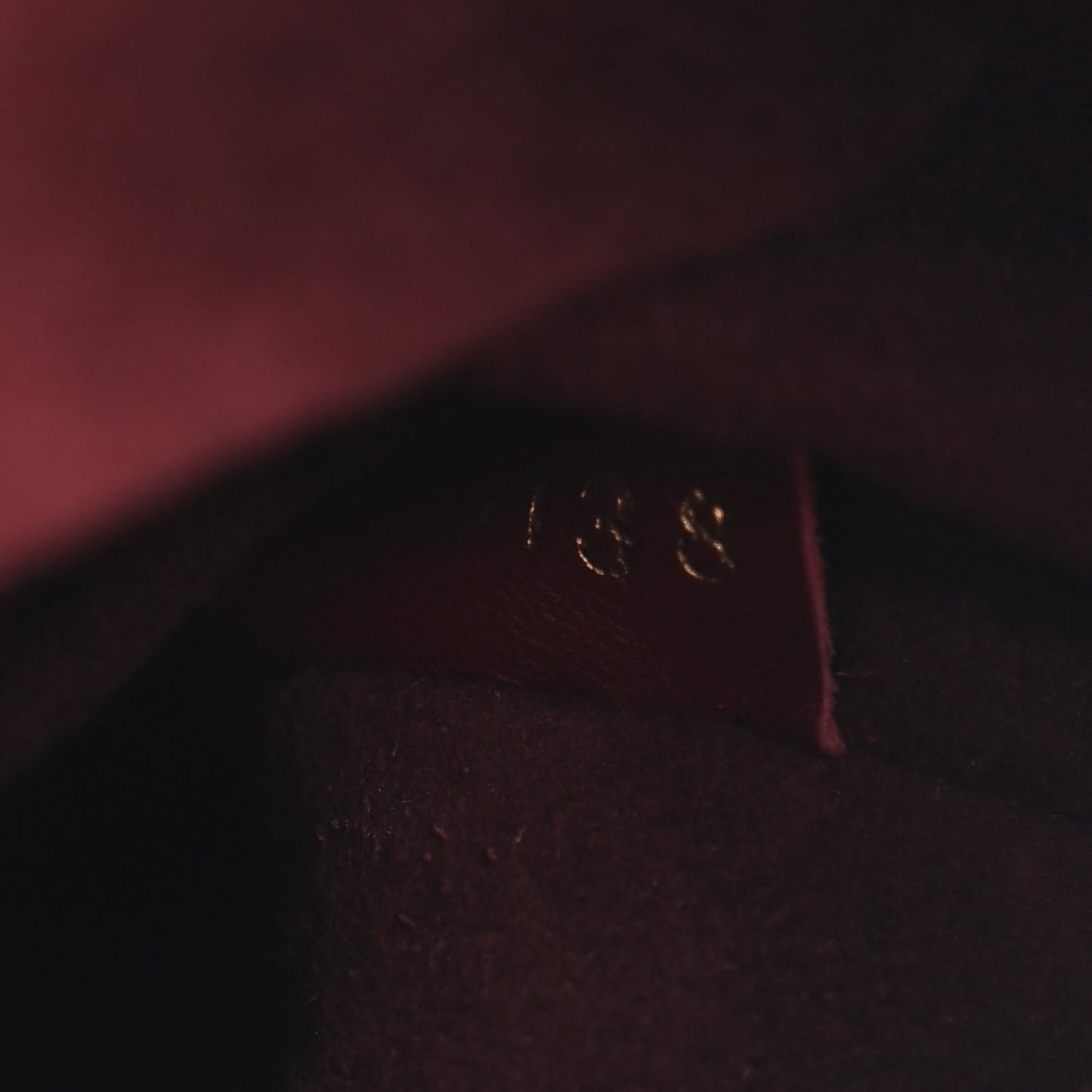 Monogram Venus Raisin