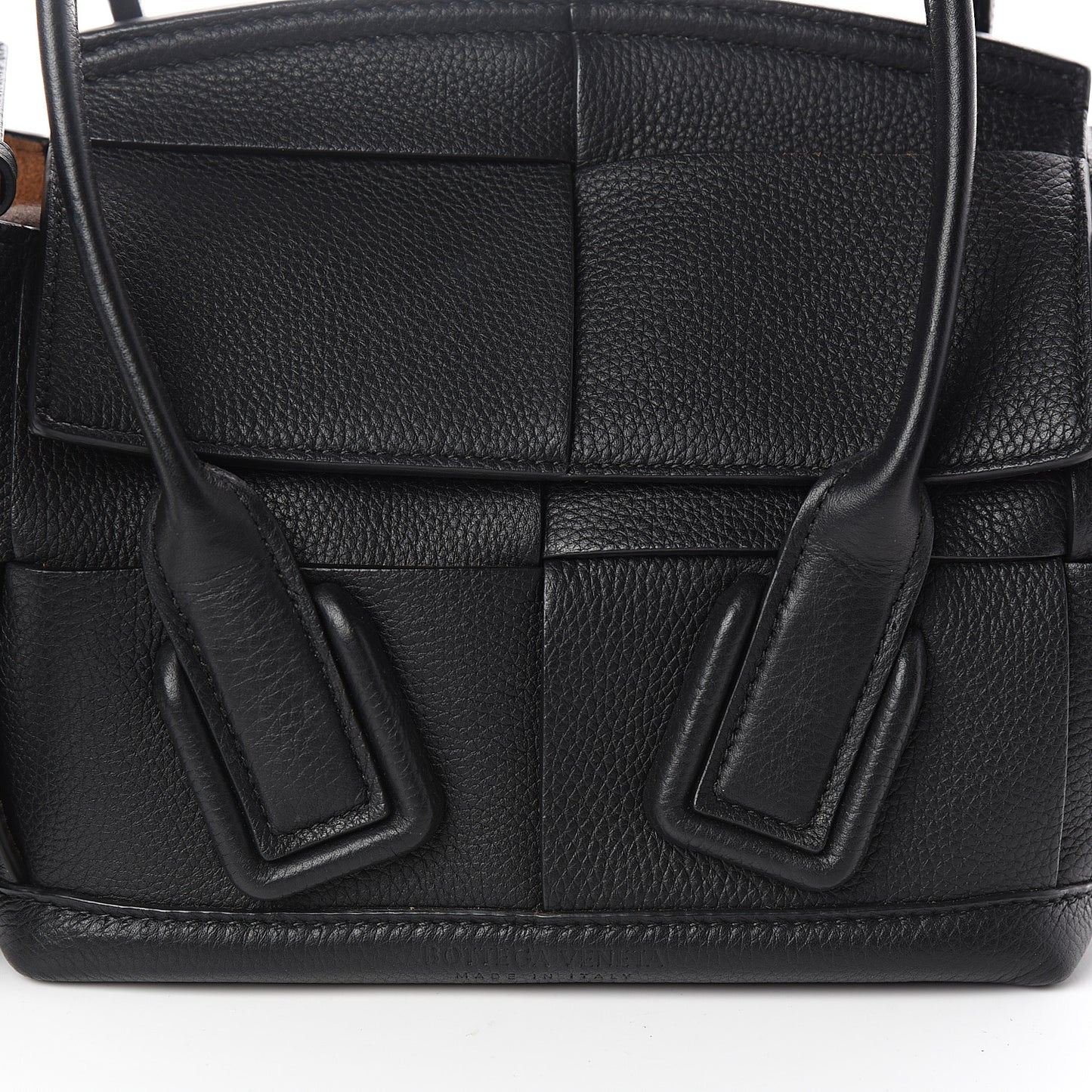 Grained Calfskin Mini Maxi Intrecciato Arco 33 Black