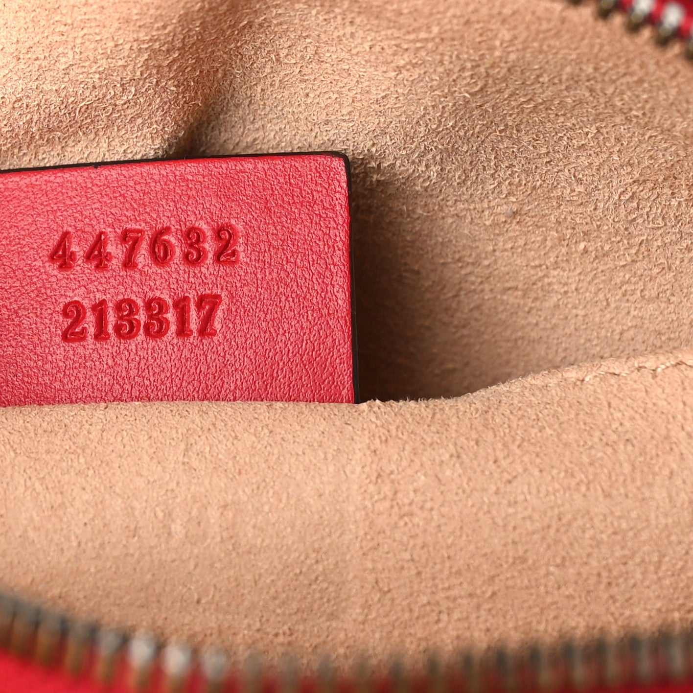 Calfskin Matelasse Small GG Marmont Chain Shoulder Bag Hibiscus Red