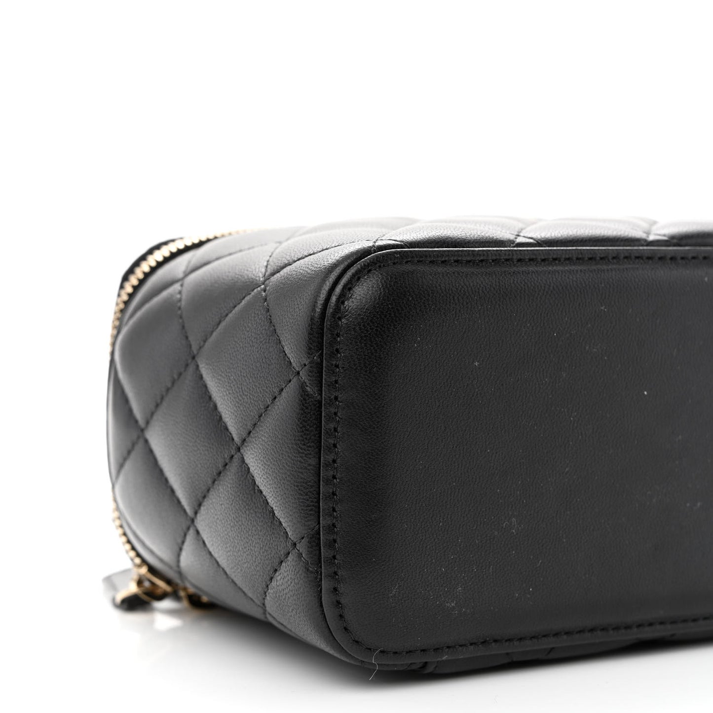 Lambskin Quilted Small Pearl Crush Vanity Case With Chain Black