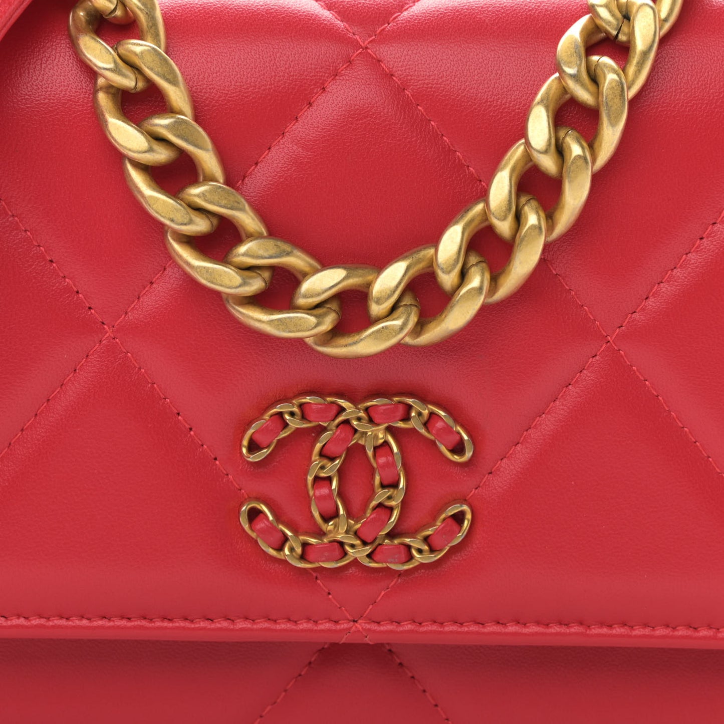 Goatskin Quilted Chanel 19 Wallet On Chain WOC Red