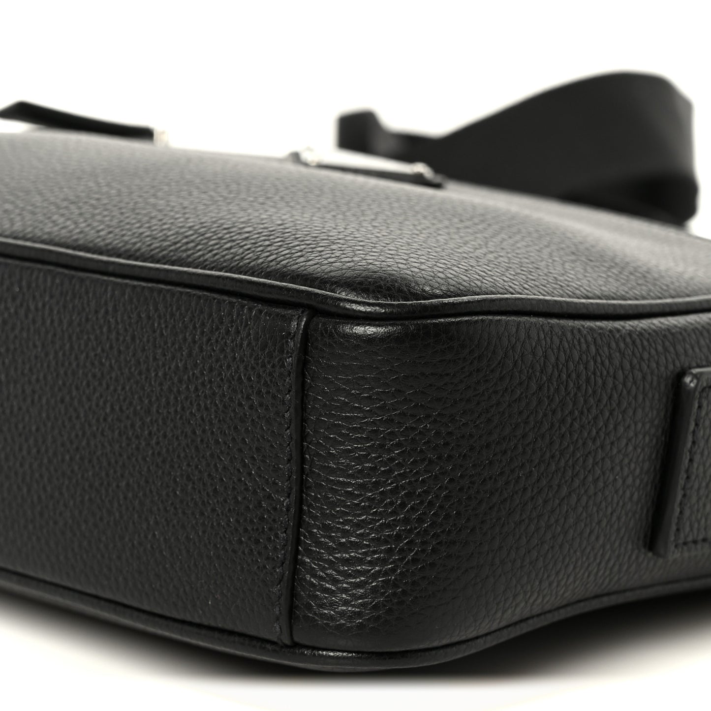 Vitello Daino Zip Shoulder Bag Black