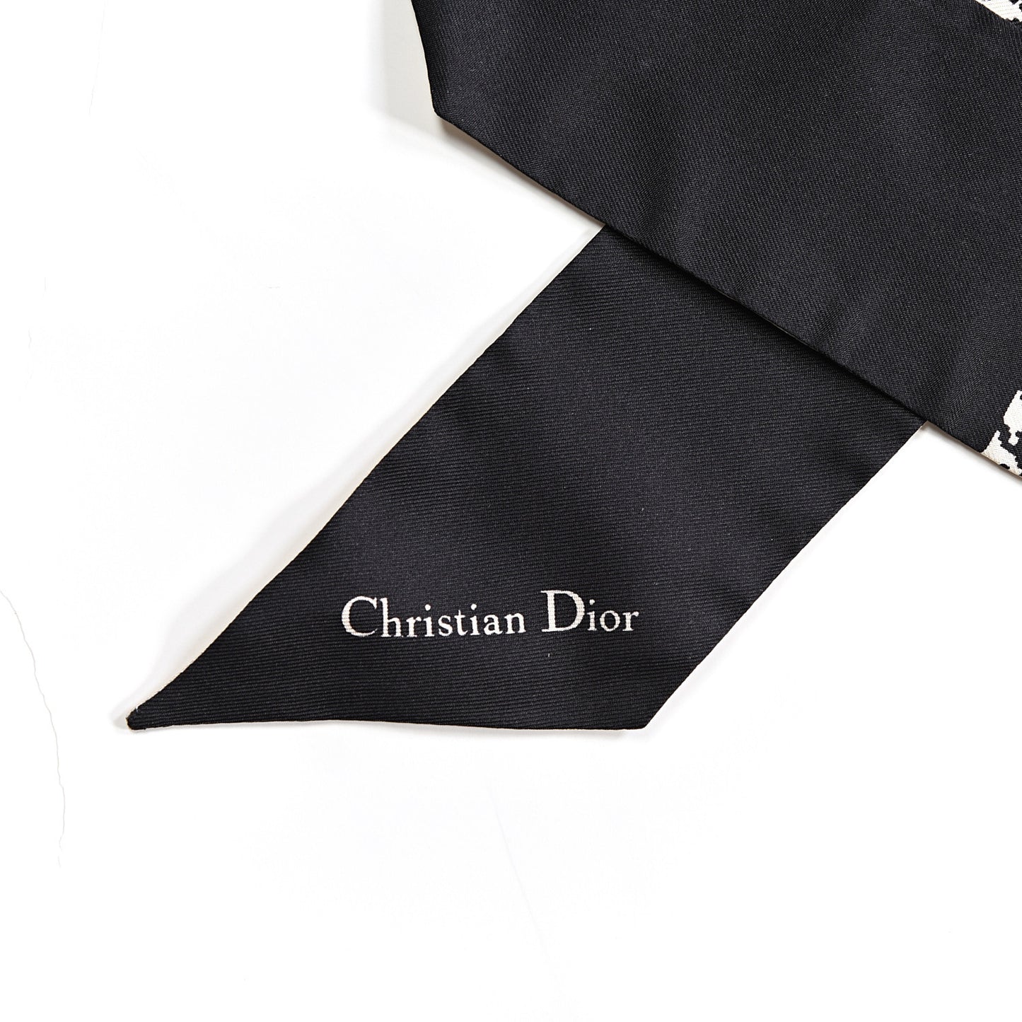 Silk 30 Montaigne Mitzah Scarf Black White