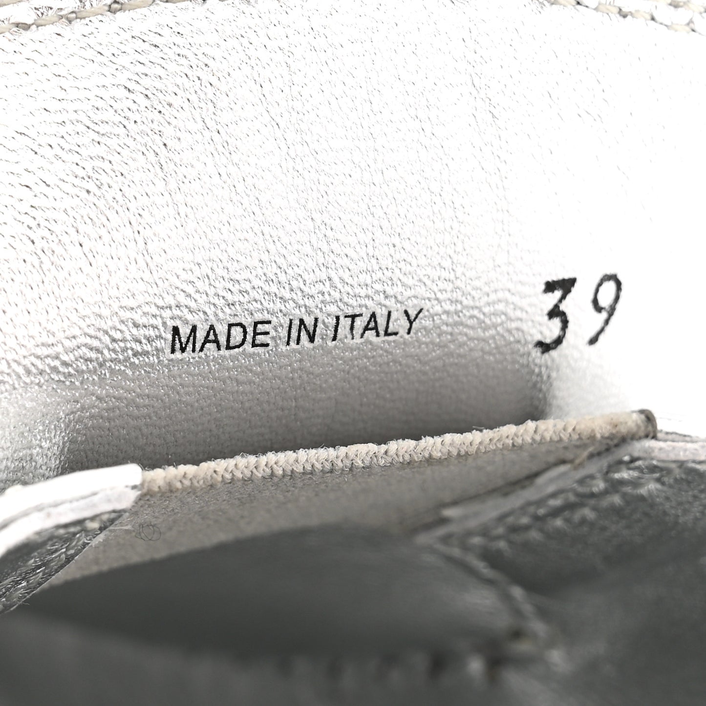 Metallic Brushed Calfskin Metal Triangle Logo 50mm Loafers 39 Argento