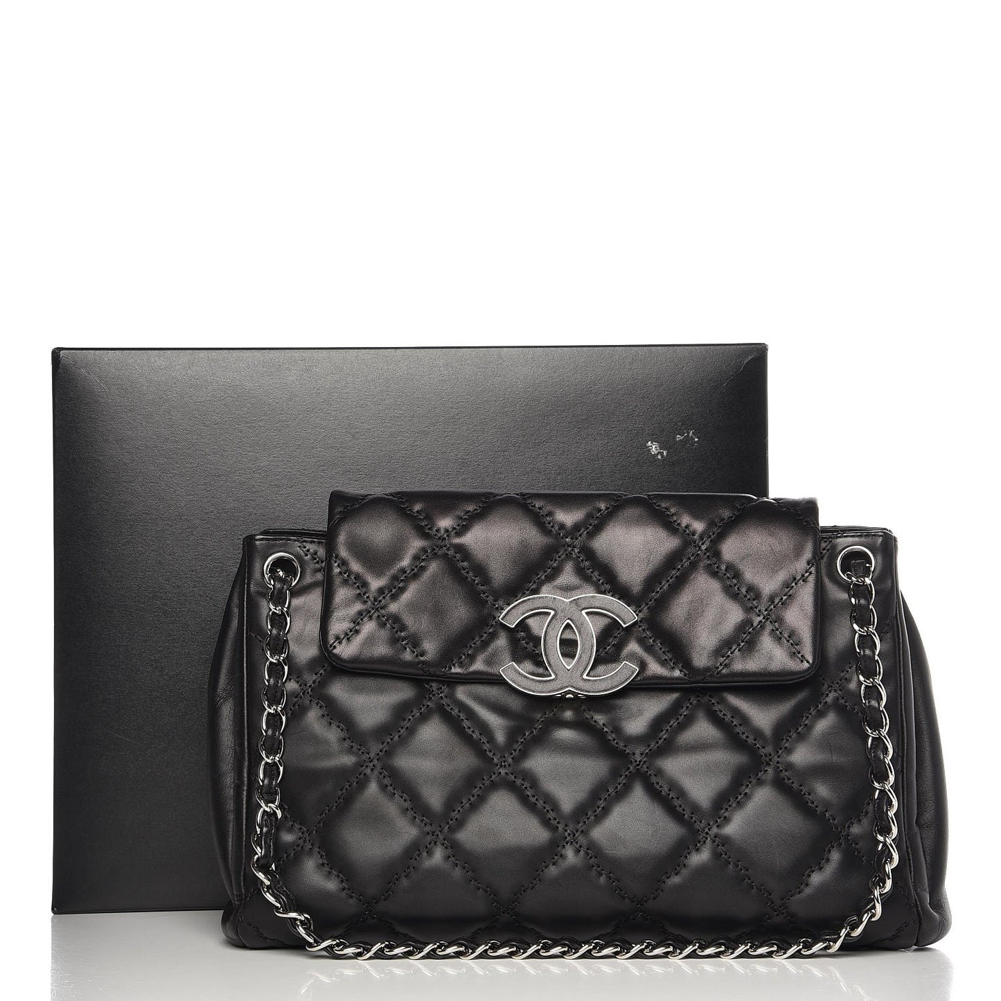 Calfskin Double Stitch Large Hamptons Flap Bag Black