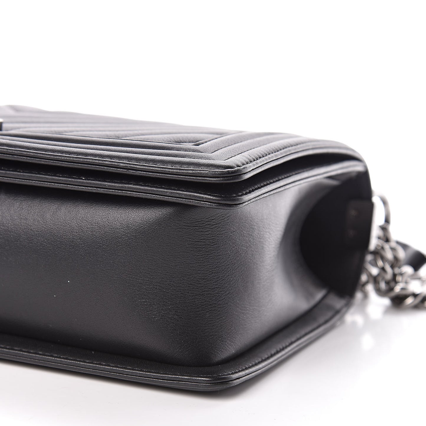 Caviar Chevron Quilted New Medium Boy Flap Black