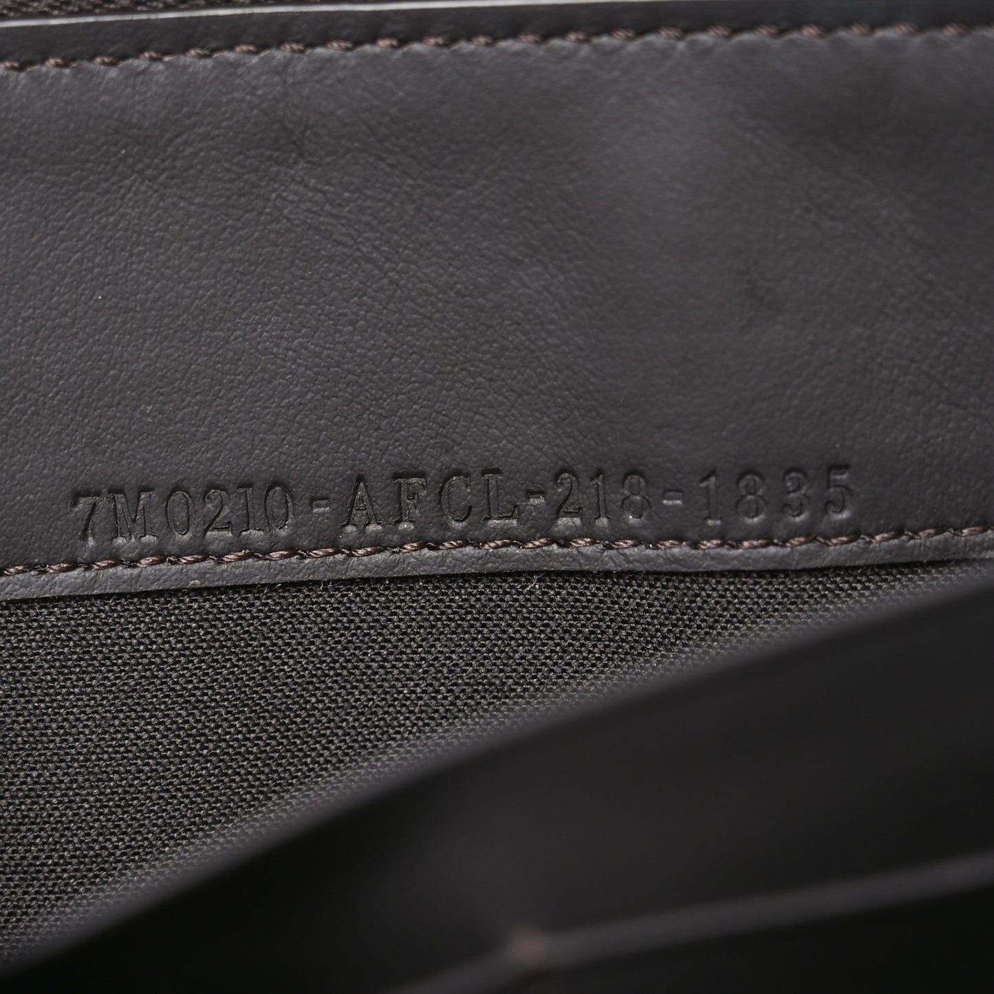 Vitello King Tamponato Logo Embossed Zip Around Wallet Cuoio