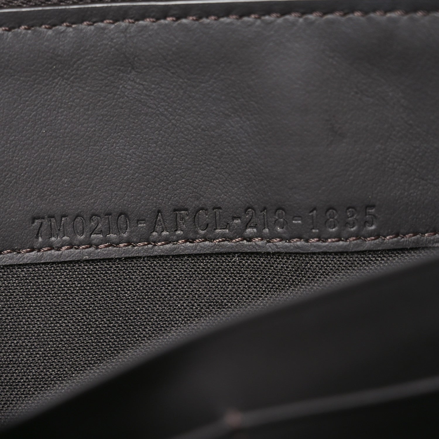 Fendi Vitello King Tamponato Logo Embossed Zip Around Wallet Cuoio 7 of 7