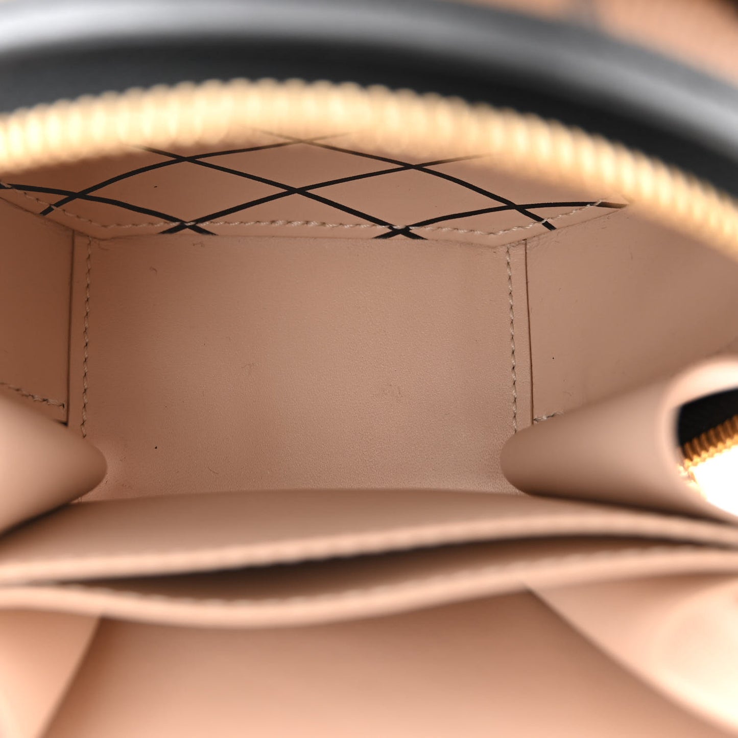 Reverse Monogram Mini Boite Chapeau