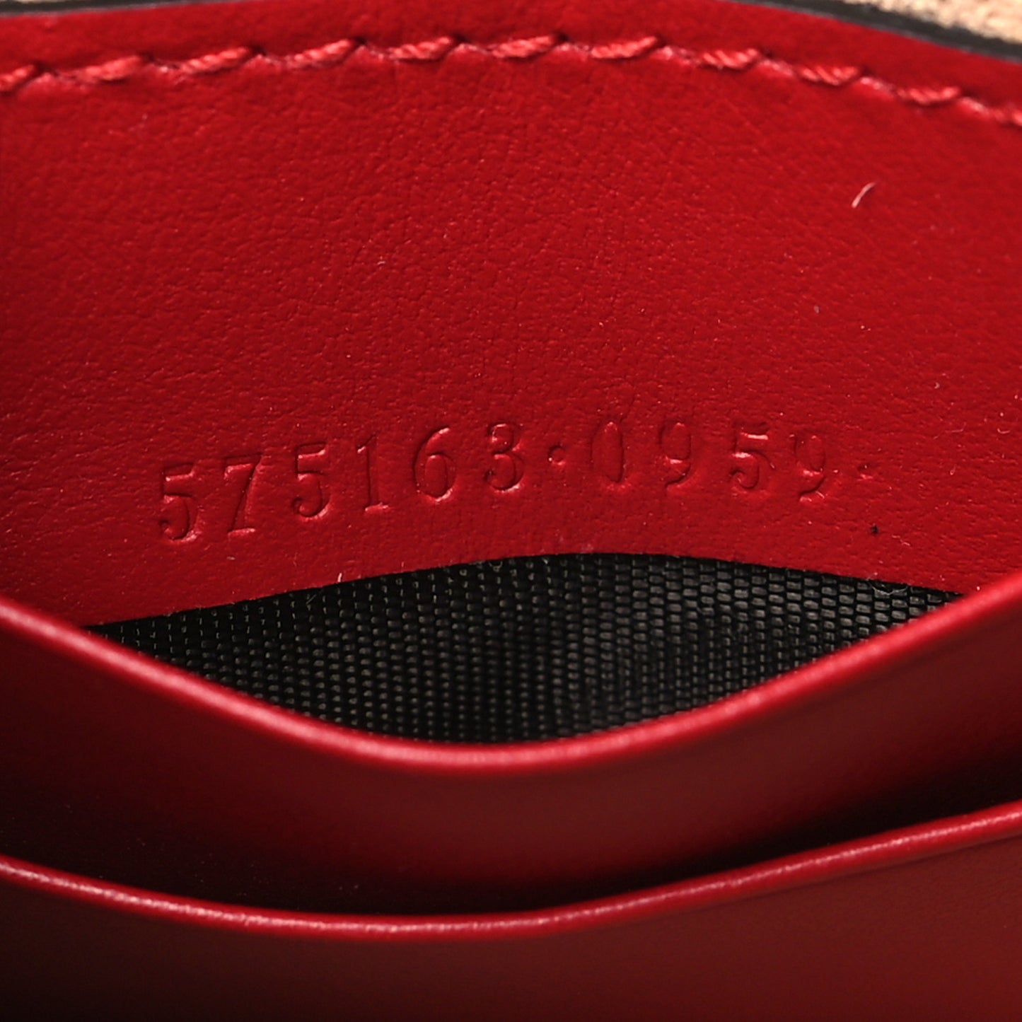 Calfskin Matelasse Mini GG Marmont 2.0 Bucket Bag Hibiscus Red