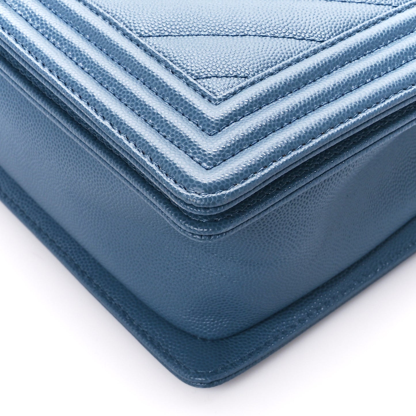 Caviar Chevron Quilted New Medium Boy Flap Blue