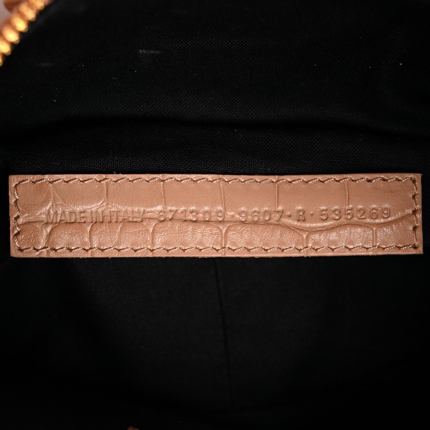 Extra Supple Calfskin Crocodile Embossed Le Cagole Shoulder Bag XS Nude Beige