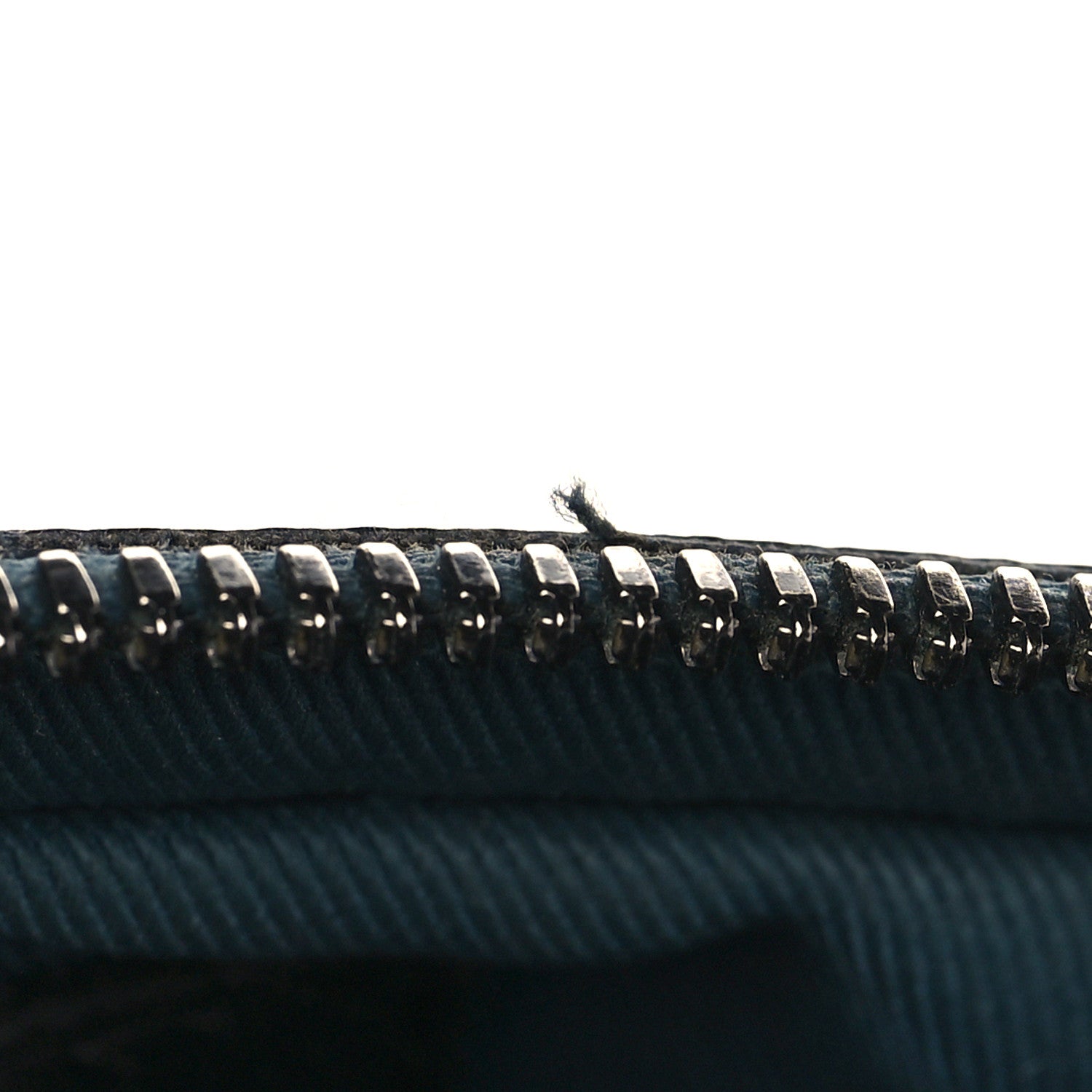 Louis Vuitton Damier Graphite Alpha Messenger Bag 11 of 13
