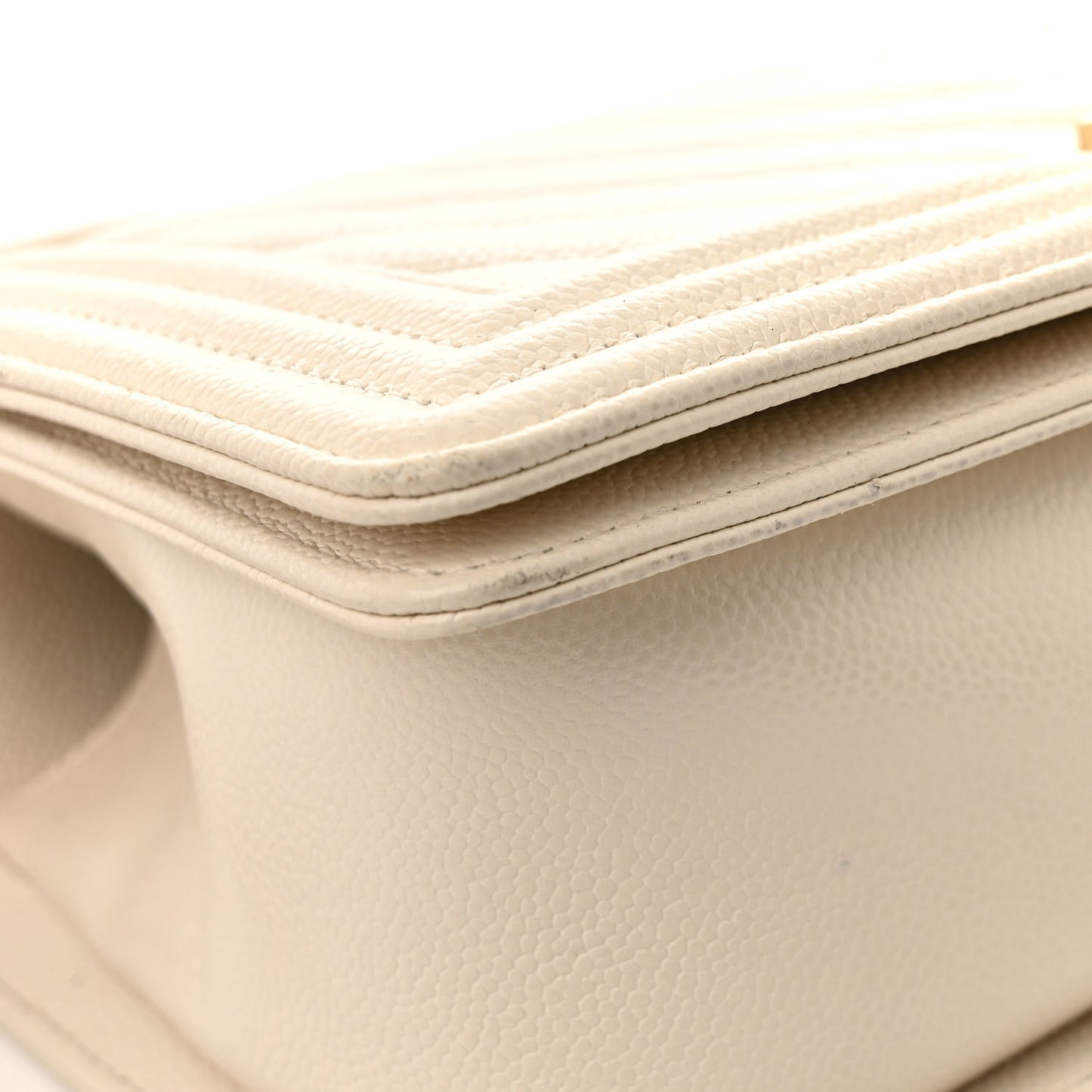 Caviar Chevron Quilted Medium Boy Flap White