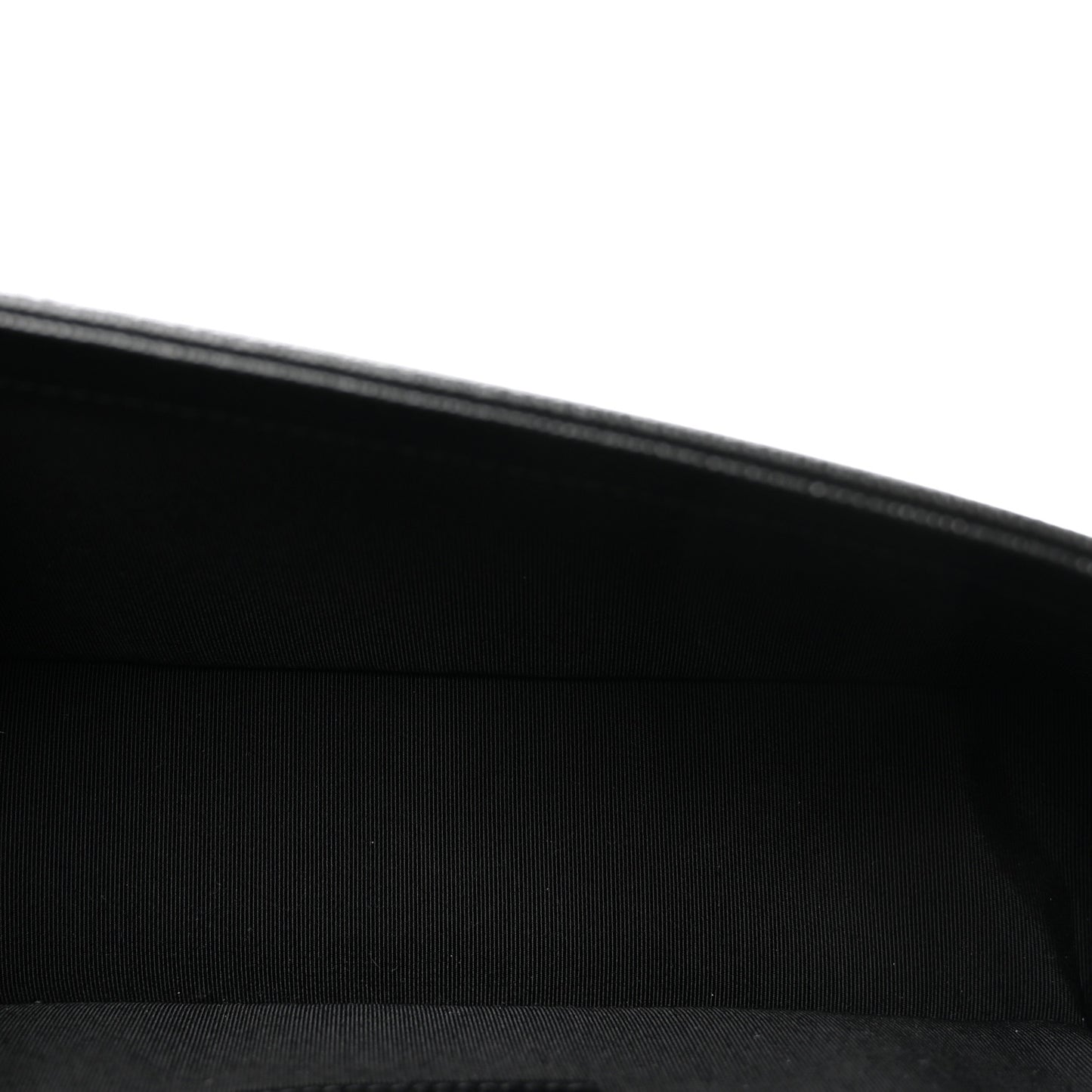 Caviar Quilted Medium Boy Flap Black