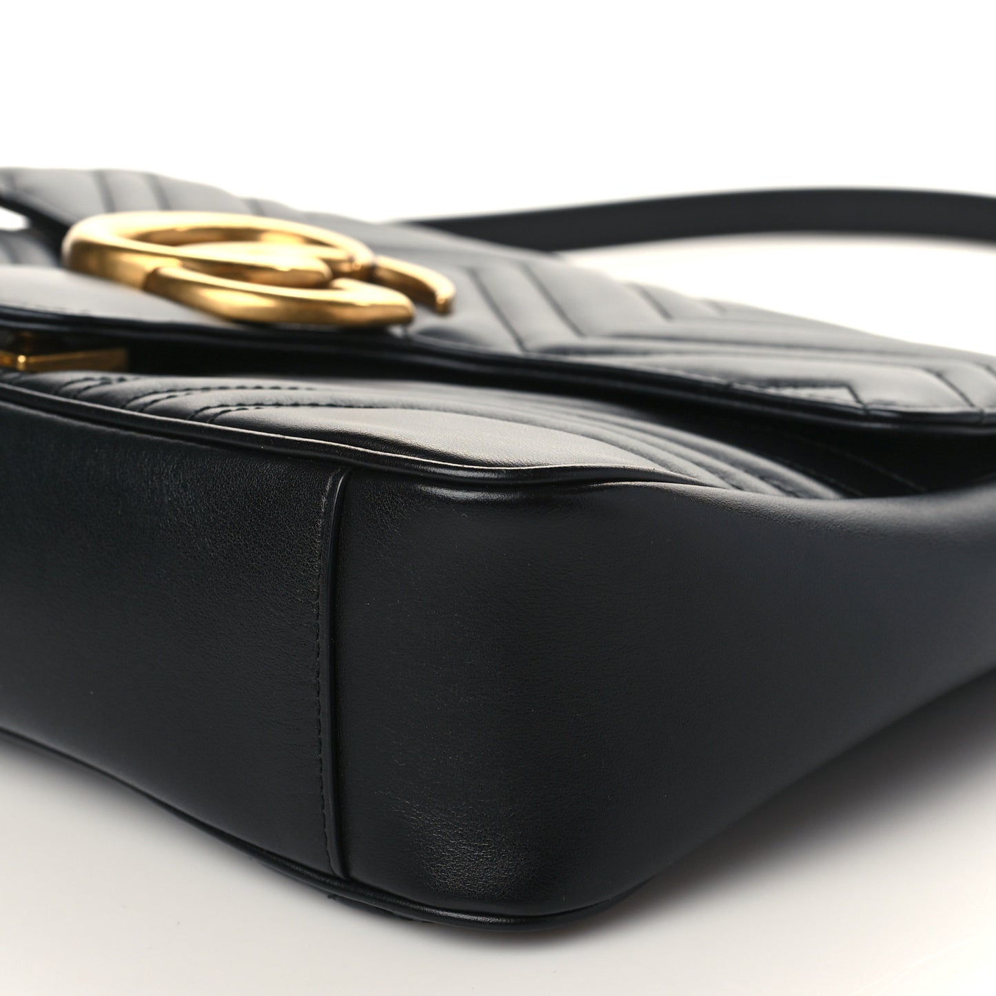 Calfskin Matelasse Medium GG Marmont Shoulder Bag Black