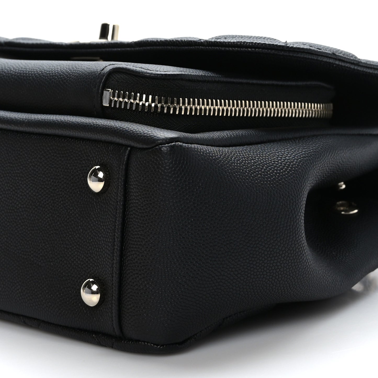Caviar Quilted Medium Business Affinity Flap Black
