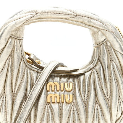 Miu Miu Metallic Nappa Matelasse Micro Wander Hobo Pirite Pirite 6 of 8