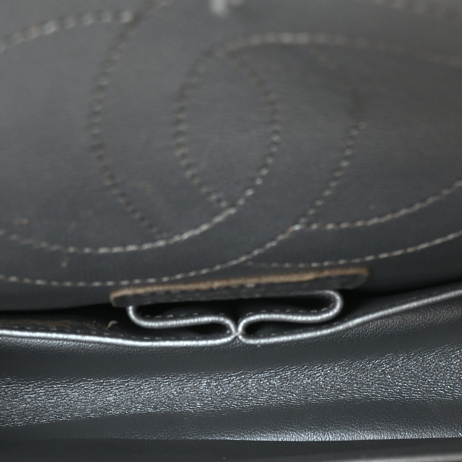 Chanel Metallic Caviar Quilted 2.55 Reissue 225 Flap Silver Black 5 of 10