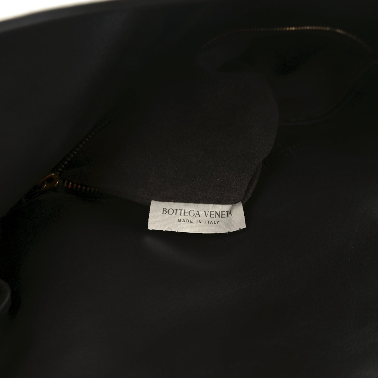 Smooth Calfskin Medium Liberta Shoulder Bag Fondant