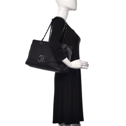 Chanel Calfskin Large Diamond Stitch Tote Black 2 of 11