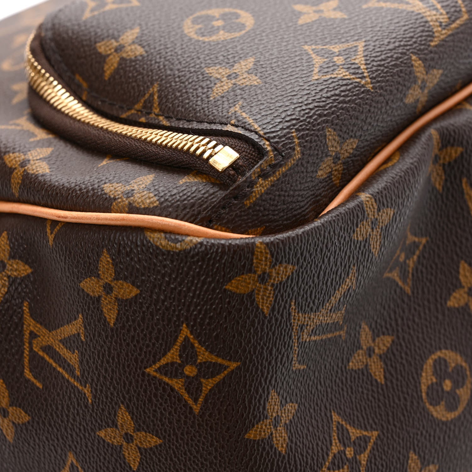 Louis Vuitton Monogram Evasion Sports Bag 10 of 12