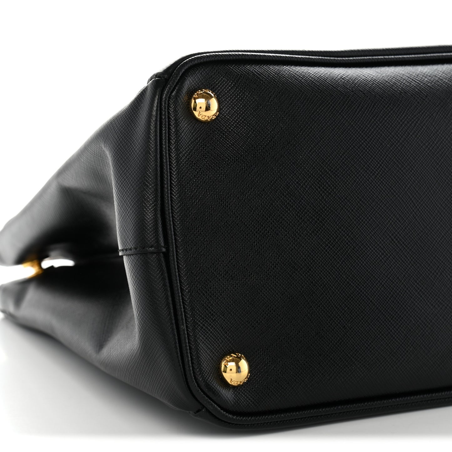 Saffiano Medium Galleria Double Zip Tote Black