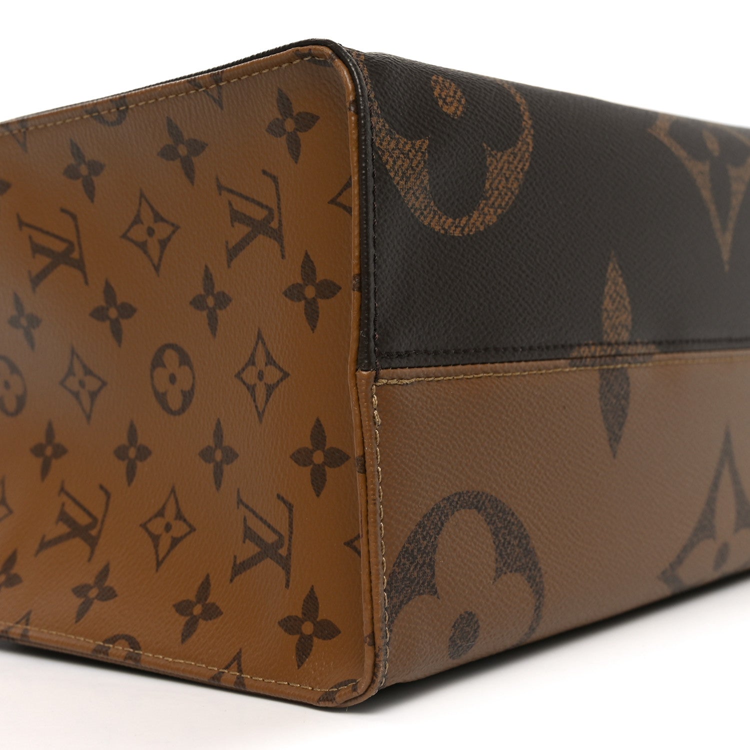 Louis Vuitton Reverse Monogram Giant Onthego MM 8 of 9