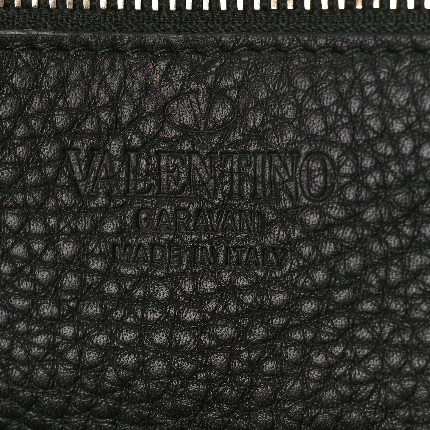 Pebbled Calfskin Medium Rockstud Tote Black