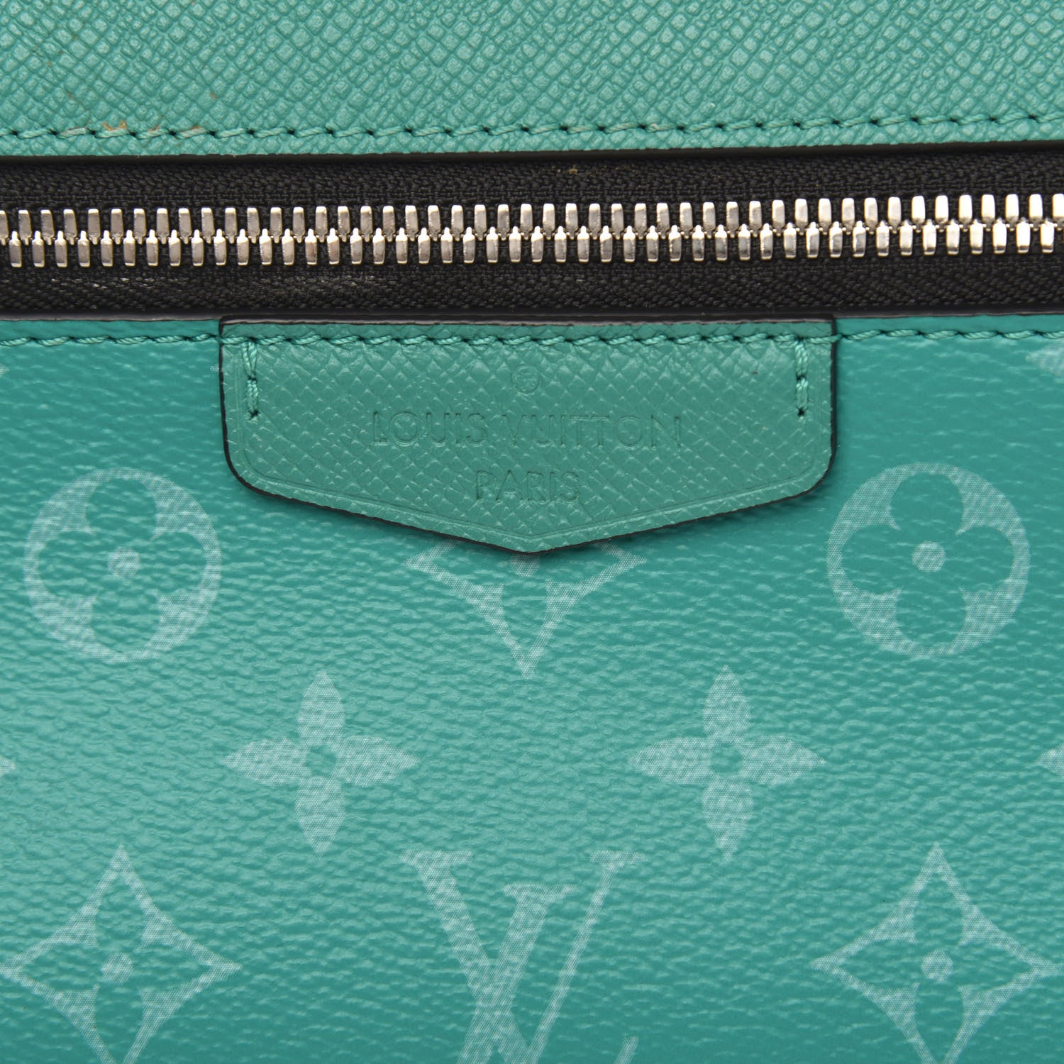 Louis Vuitton Taiga Monogram Outdoor Messenger Vert 7 of 9