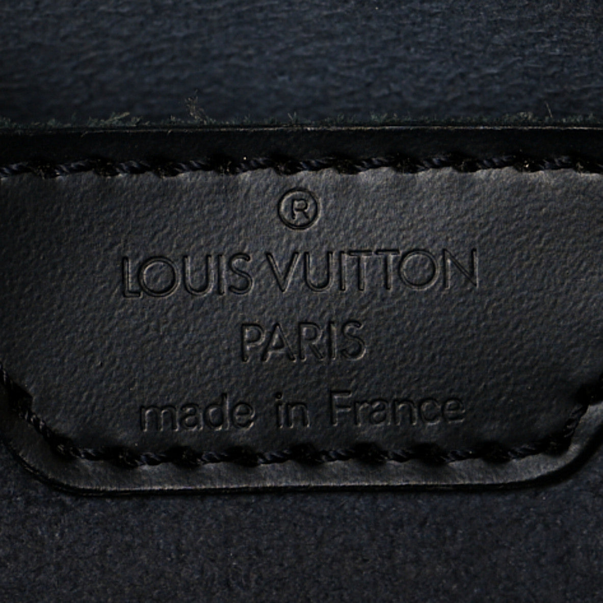 Epi Saint Jacques PM Long Straps Black