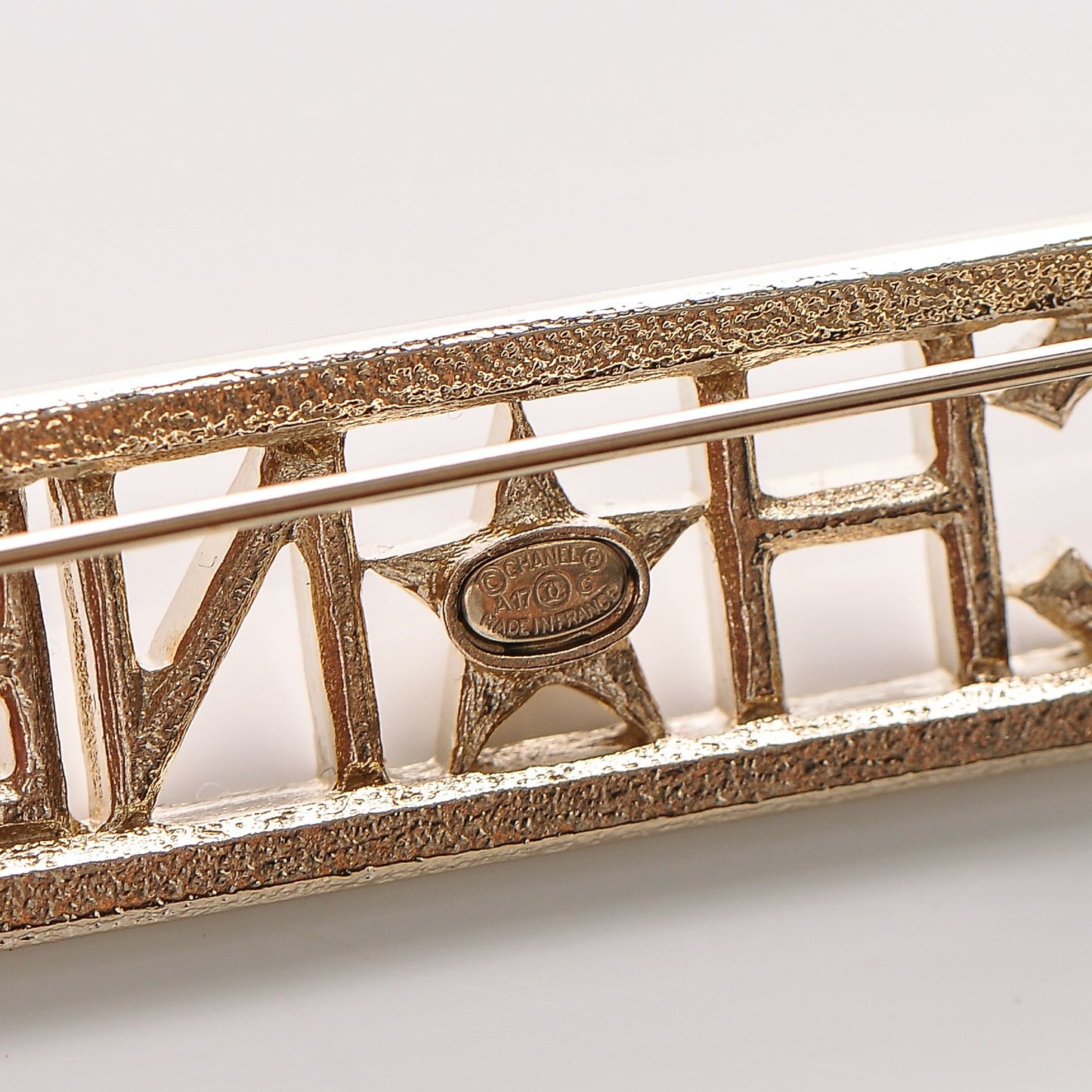 Star Logo Brooch Gold