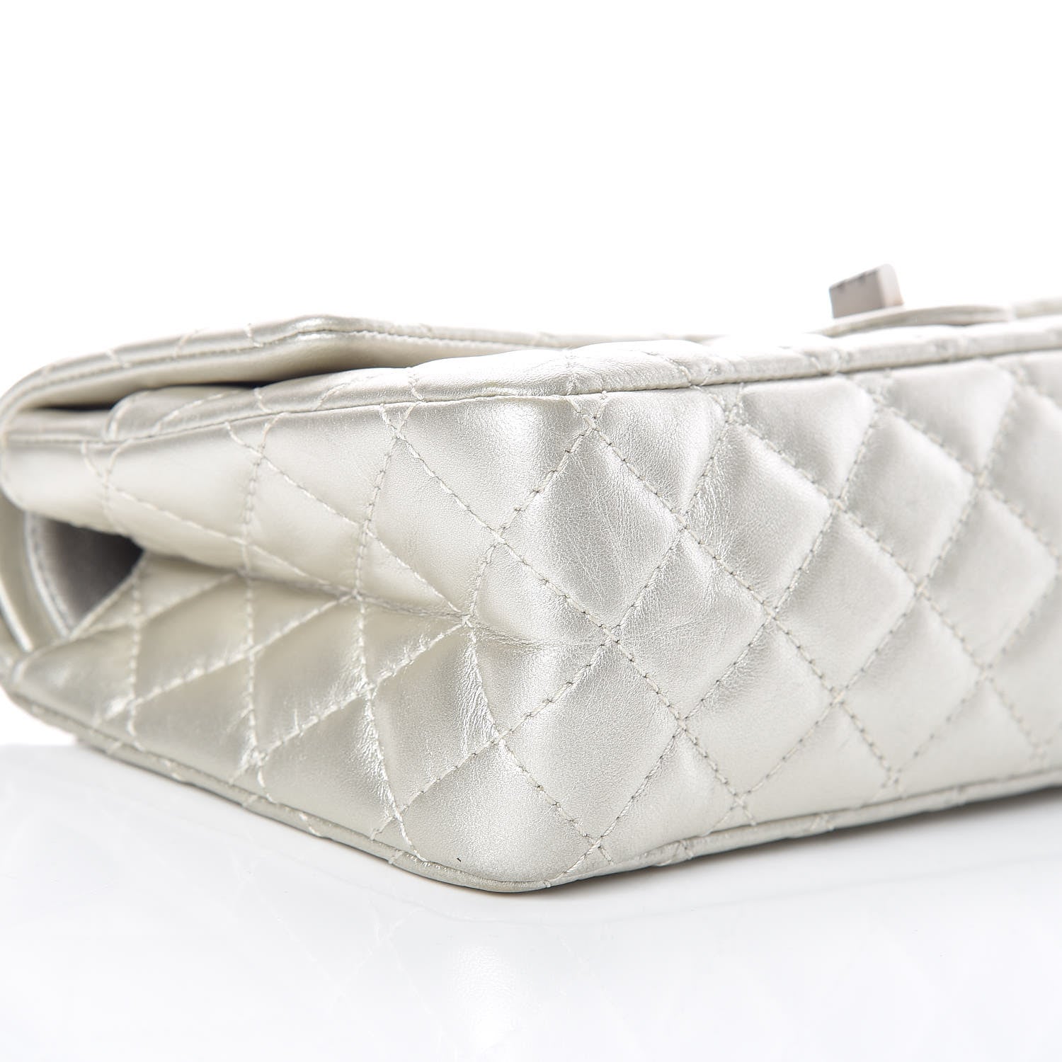 Chanel Metallic Aged Calfskin 2.55 Reissue 225 Flap Silver 6 of 11