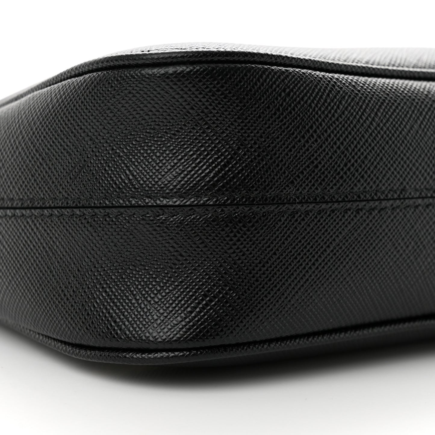 Saffiano Lux Re-Edition 2005 Shoulder Bag Black
