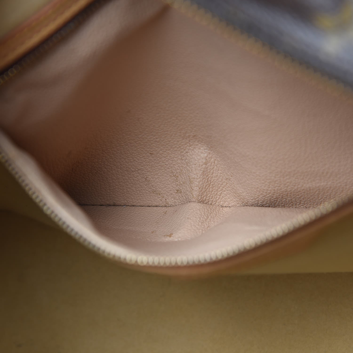 Louis Vuitton Monogram Luco 13 of 15