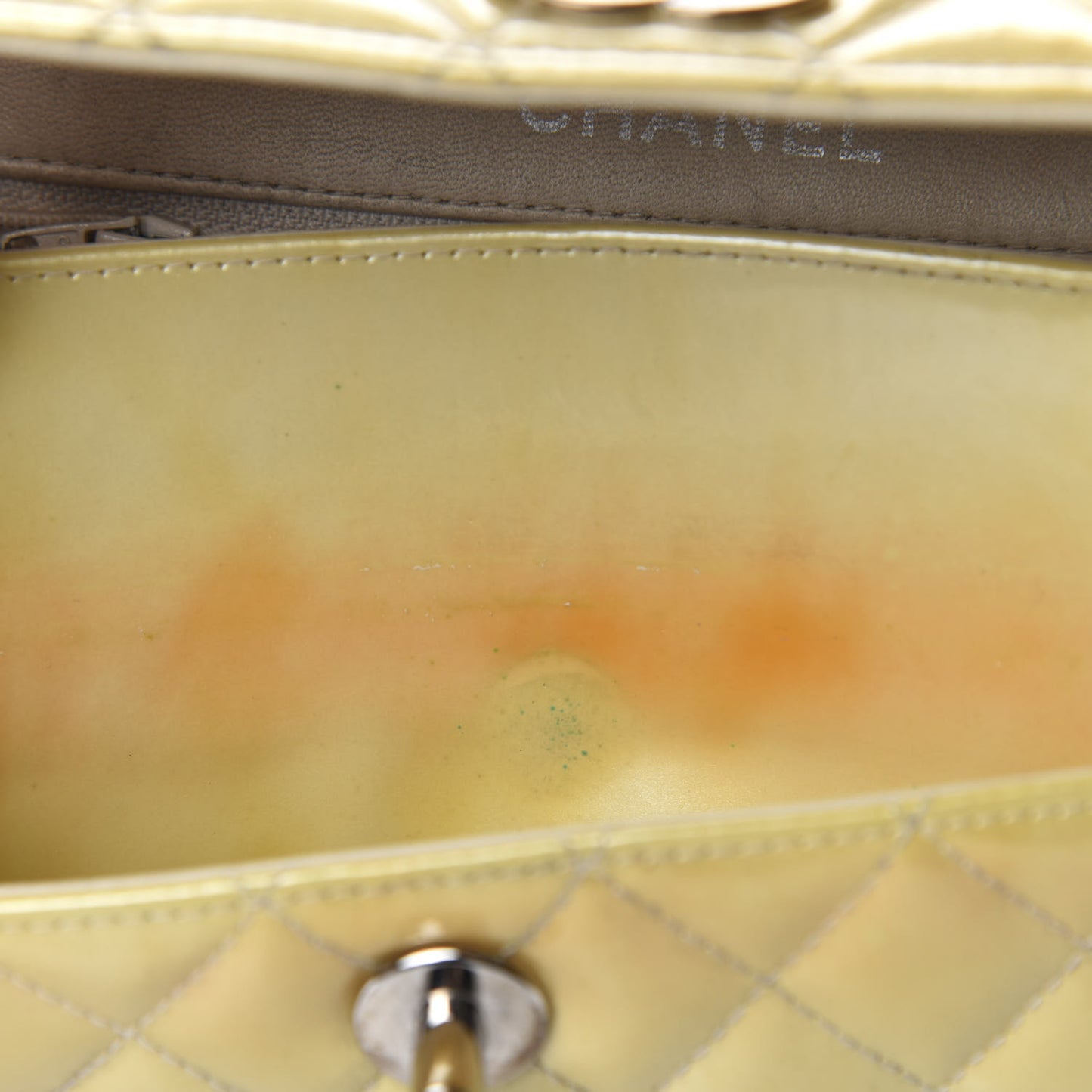 Patent Quilted Small Flap Beige