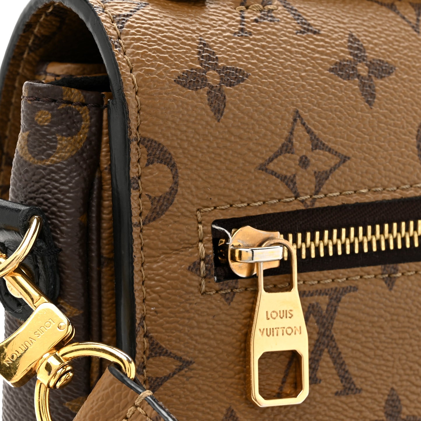 Reverse Monogram Pochette Metis