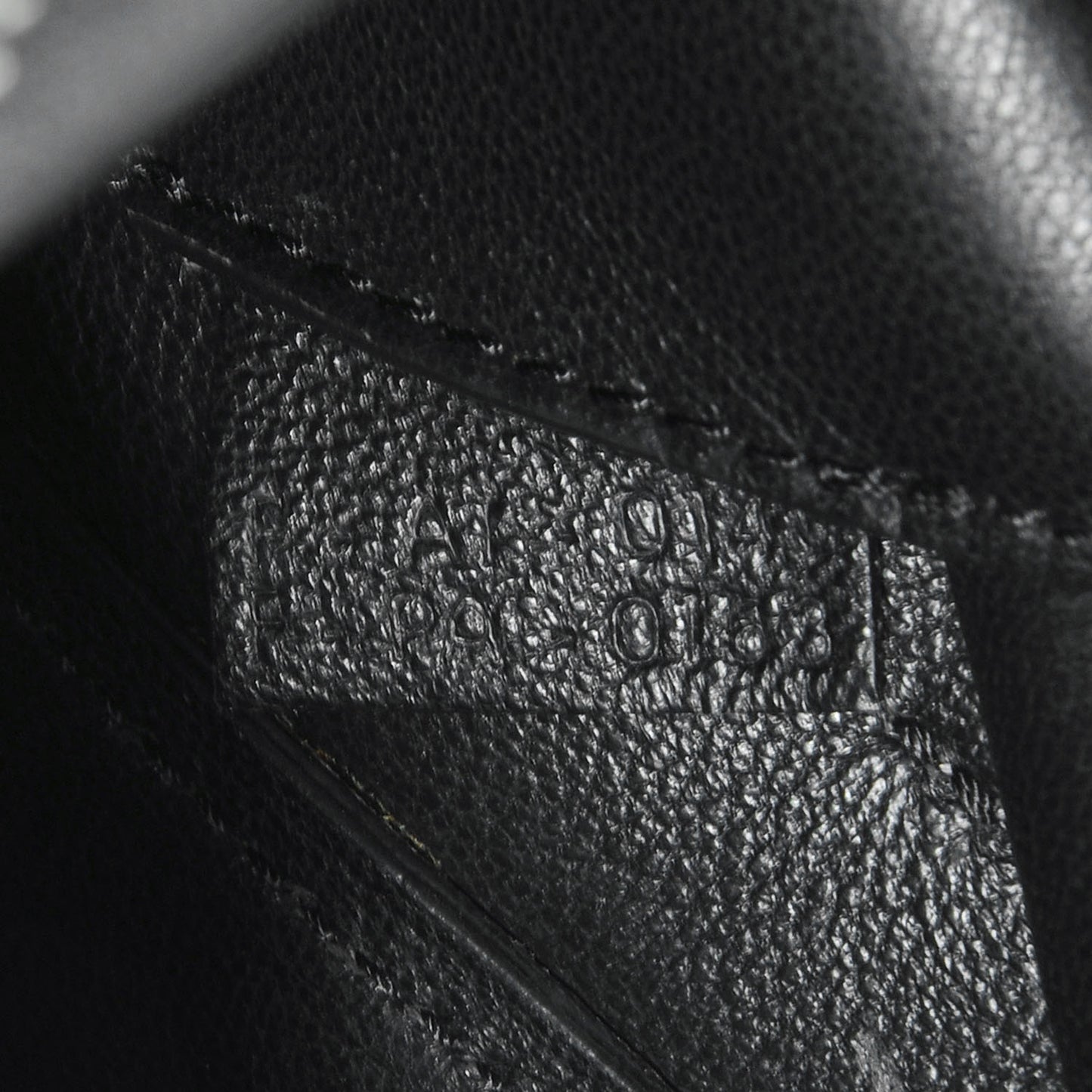 Pebbled Leather Medium Edge Shoulder Bag Pearl Grey